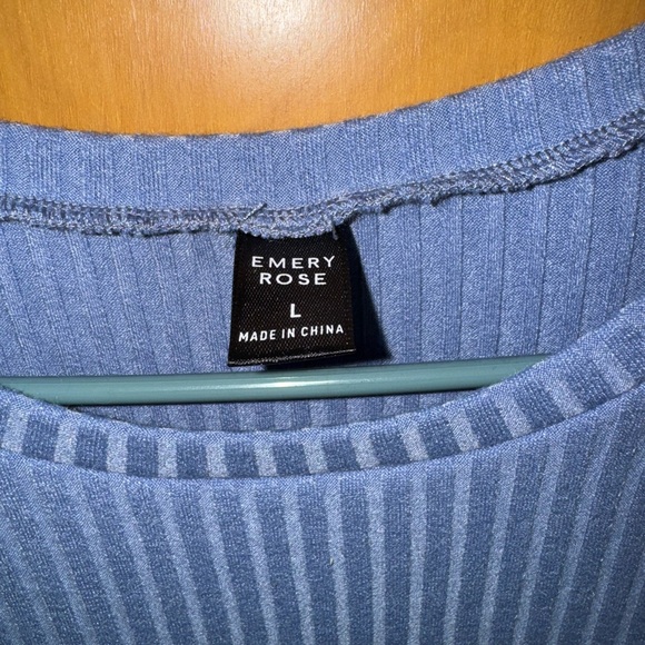 Top - Picture 2 of 2